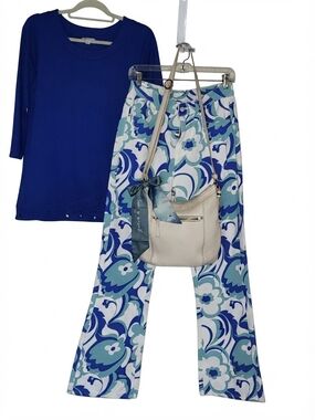 086 - 3 piece set - Retro Flare Jeans, Top & The Sak Leather Handbag (M)